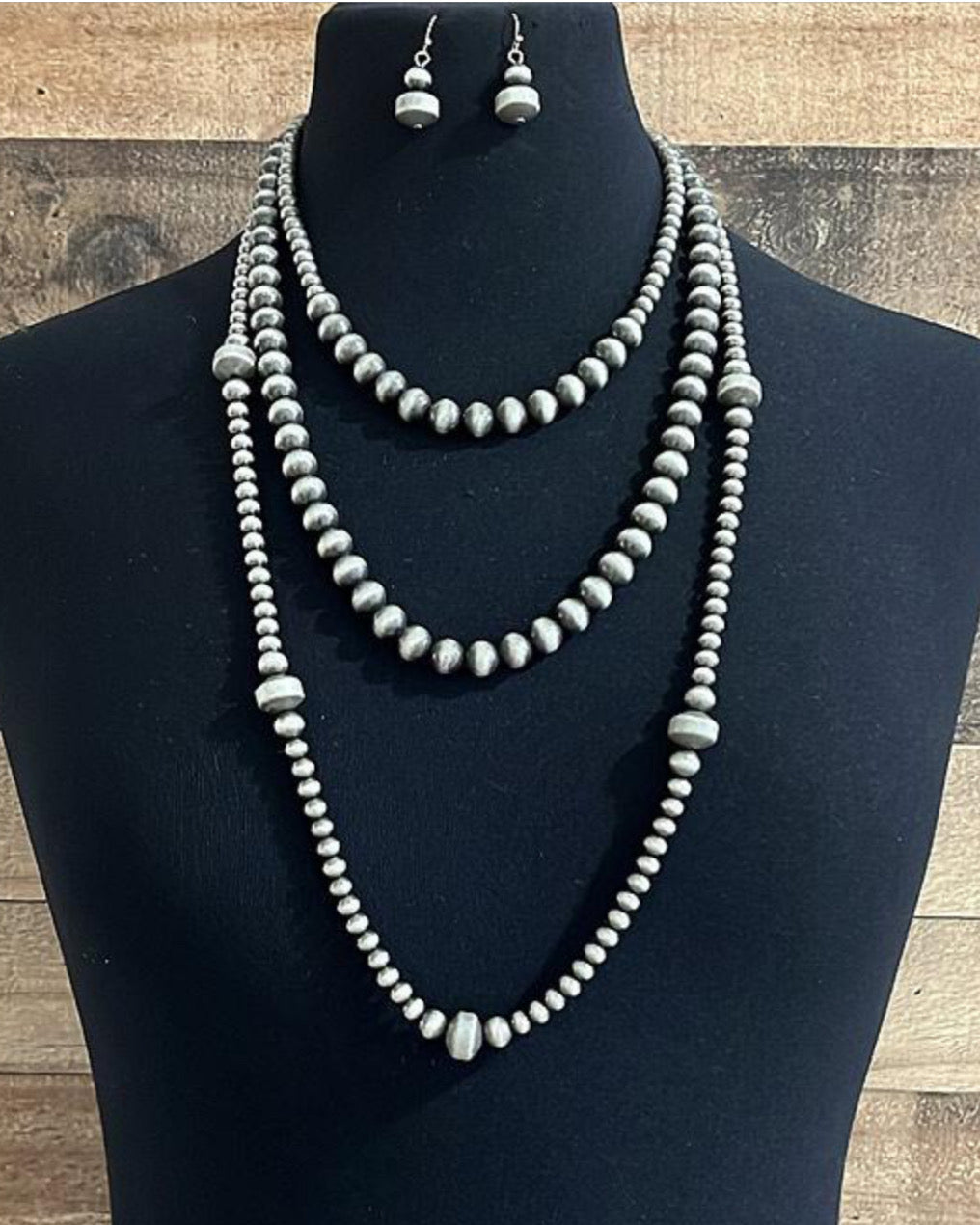 “Eve” Pearl Necklace Set